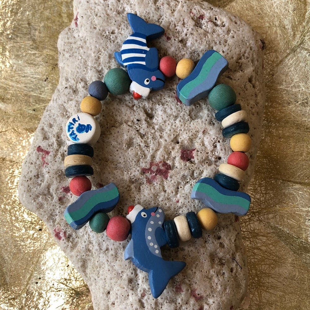 ⚓️ Vintage Tatiri painted wood aquatic themed kids stretch bracelet